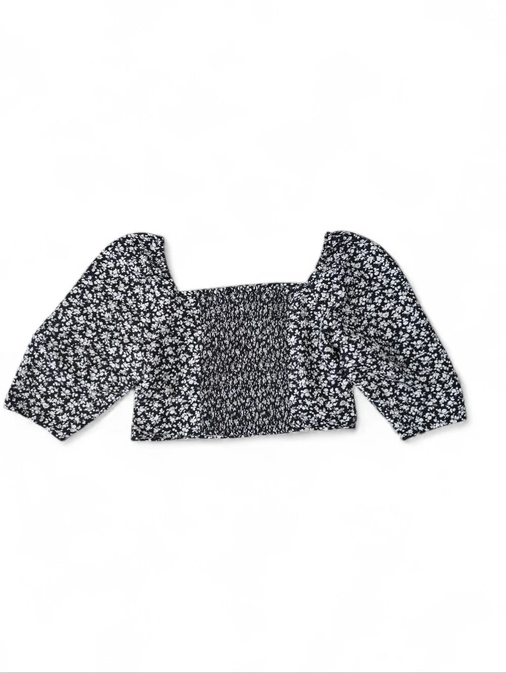 Levi’s Smocked Floral Puff Sleeve Crop Top Black White Cottagecore Blouse XL NWT - Picture 4 of 7